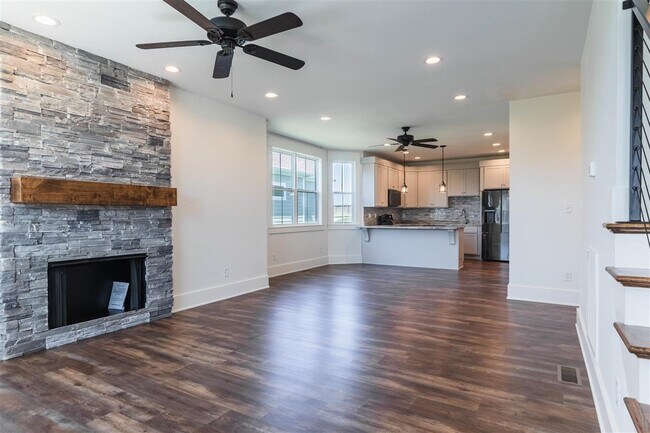 Building Photo - 414 Traditions Blvd