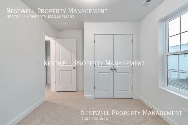 Building Photo - Stunning 3-bed Townhome in Daybreak