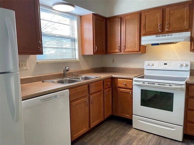 Building Photo - 711 Plankway Dr