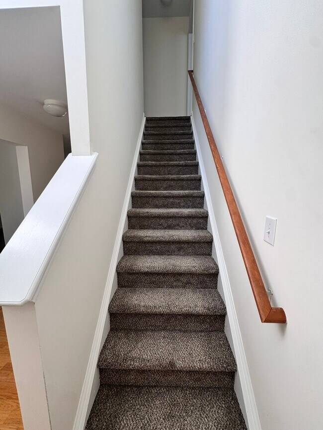 Building Photo - Classic 4-Bedroom Home in McKinley Mill
