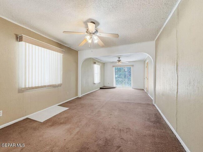Building Photo - 921 Olive Ave