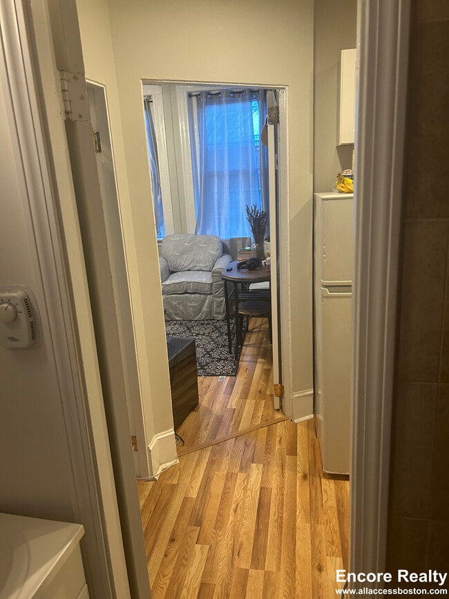 Building Photo - 115 Salem St