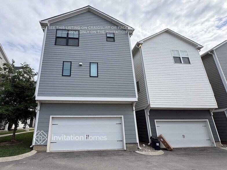 Building Photo - 242 Founders Ln
