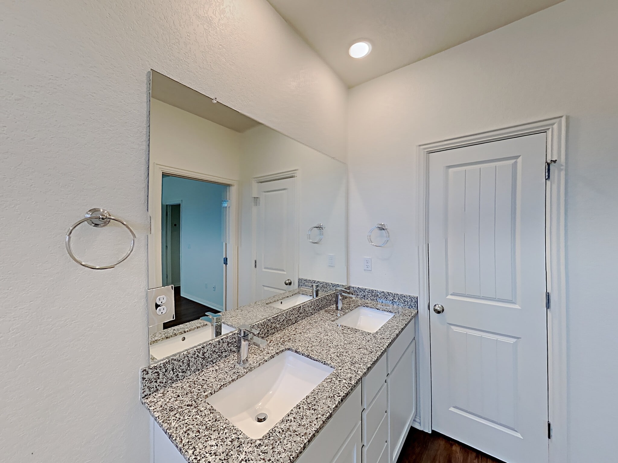 Building Photo - 437 Pebble Bend