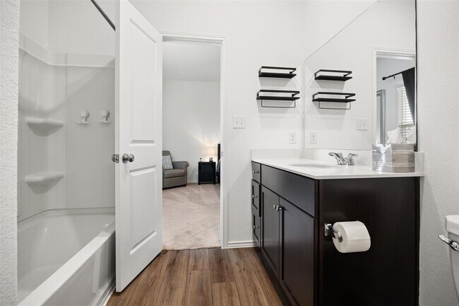 Building Photo - 257 Muscovy Dr