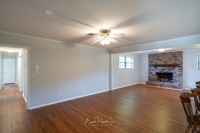 Building Photo - 6395 Duquesne Dr