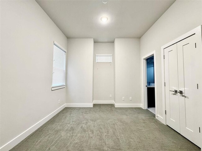 Building Photo - 5815 Fairdale Ln