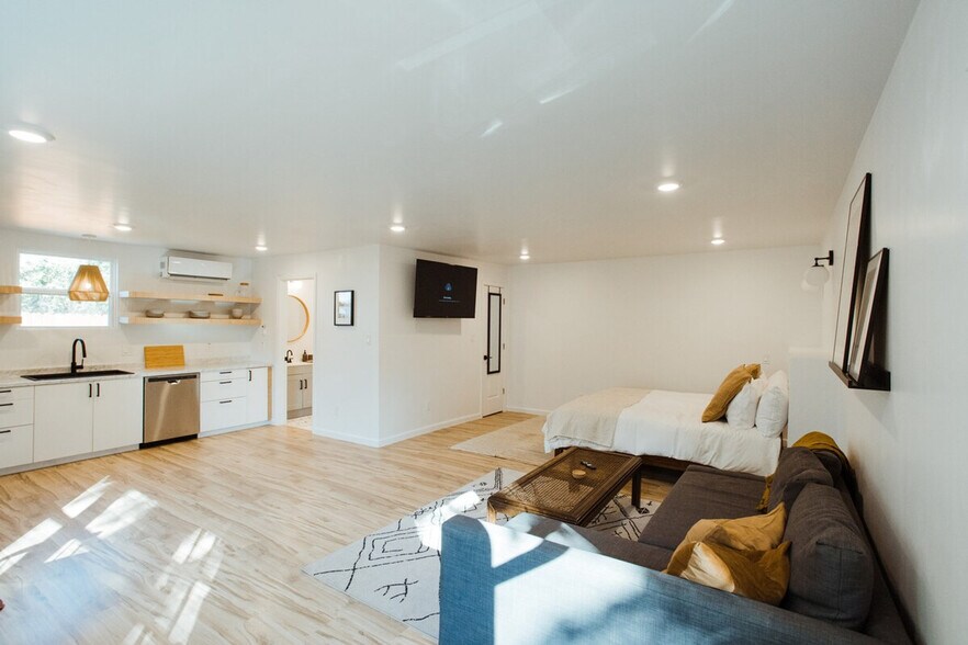 Building Photo - 1908 Morrow Ave