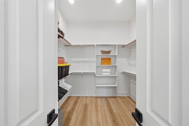 Building Photo - 1307 E 27th St