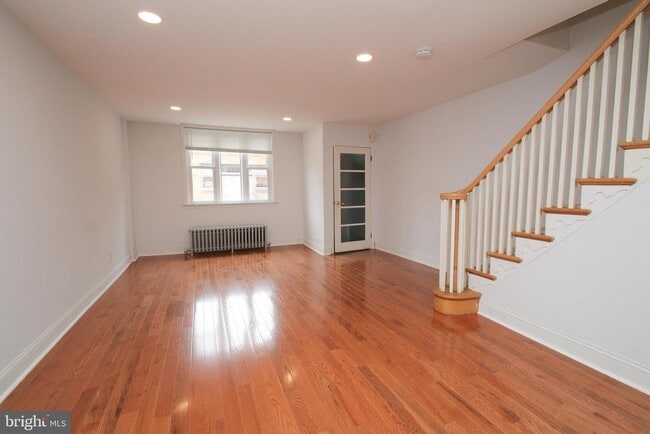 Primary Photo - 716 Manton St