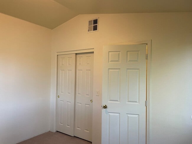 Building Photo - Very Nice Two Story 2 Bedroom 1.5 Bathroom...