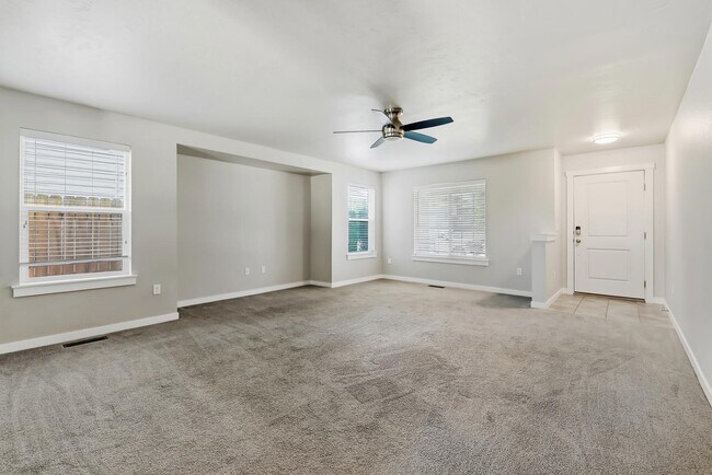 Building Photo - 2662 W Jayton Dr