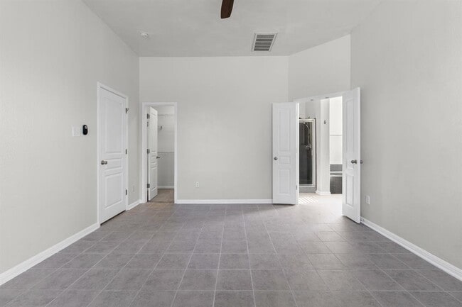 Building Photo - 4209 Rolling Water Dr