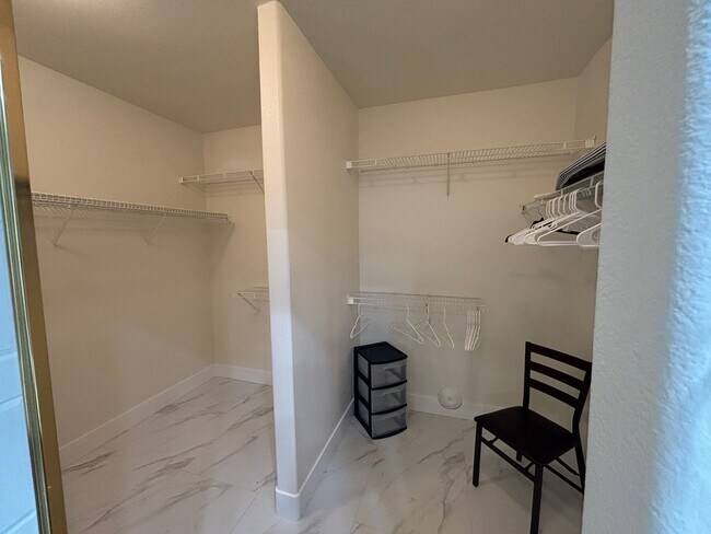 Building Photo - Furnished Scottsdale Condo w/2 car garage