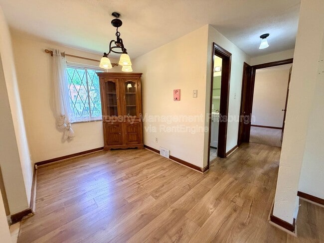 Building Photo - 1076 Thornwood Dr