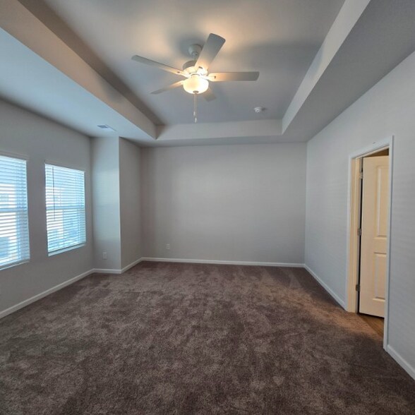 Building Photo - 2734 Lehigh Rd