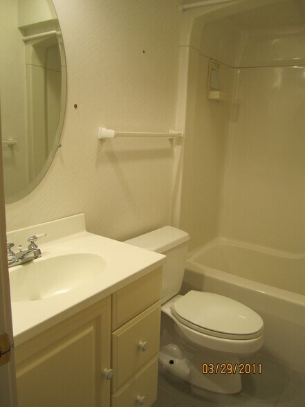 Building Photo - 4144 Ridge Rd