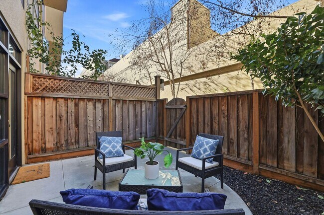 Building Photo - Ryland Mews #111