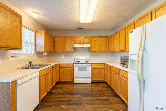 Building Photo - 122 Otter Trail SW
