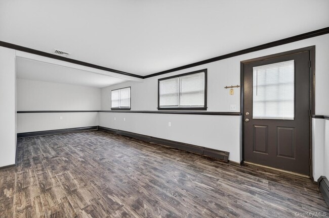 Building Photo - 9 Bay Beach Ave