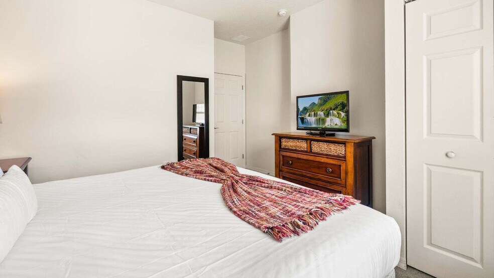 Building Photo - 5354 Diplomat Ct