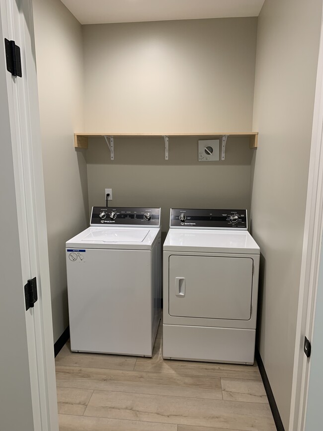 Laundry - 16600 Boones Ferry Rd