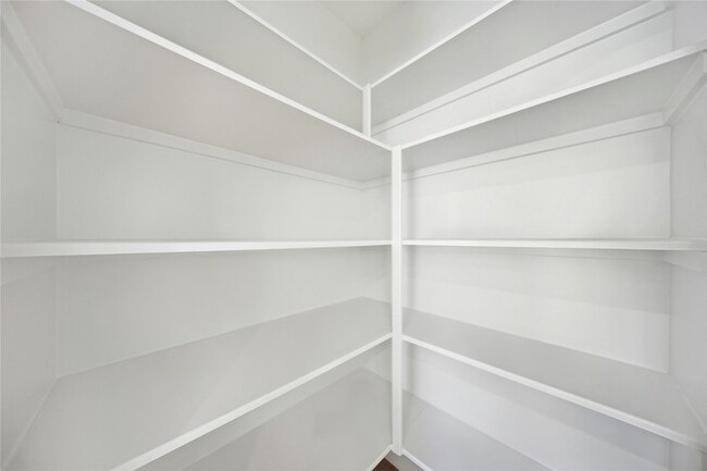 Building Photo - 1135 Eden Park Ln