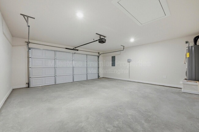 Building Photo - 1819 Boxwood Dr