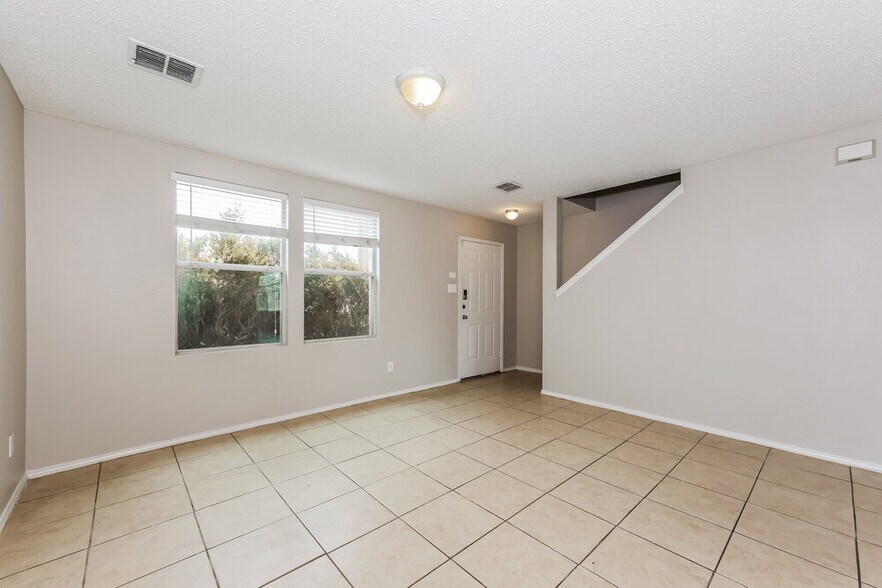 Building Photo - 521 Merton Ct