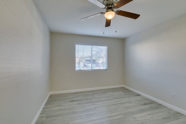 Building Photo - 3 bedrooms, 2 bathrooms remodeled One stor...