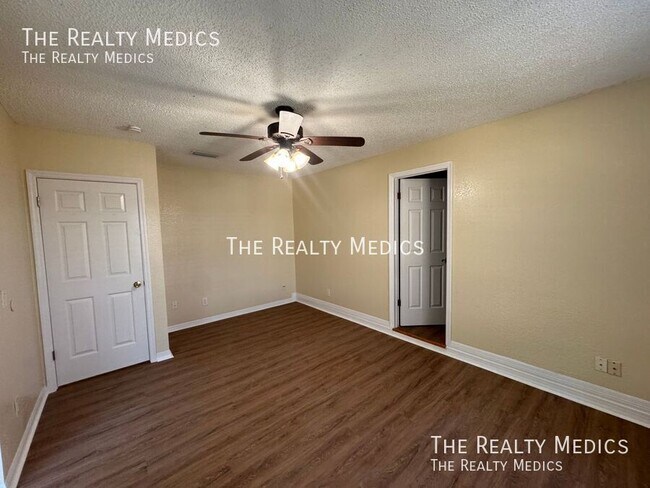 Building Photo - 20515 Macon Pkwy