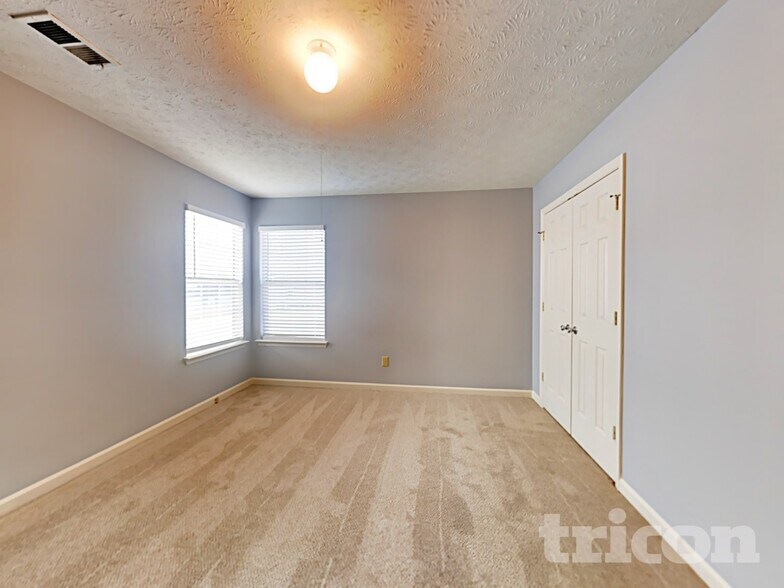 Building Photo - 575 Woodcrest Manor Dr