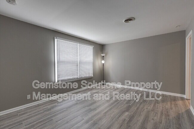 Building Photo - 2305 Dalebrook Ct