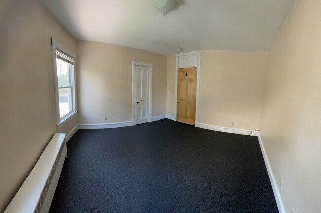 Building Photo - 11 Hickok Pl