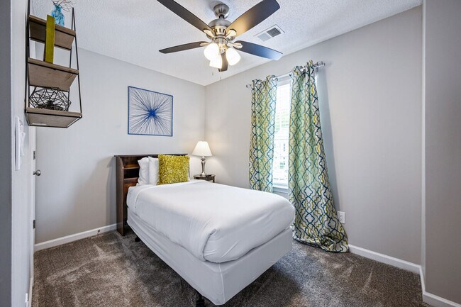 Building Photo - 31 Middleton Ct