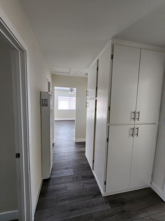 Building Photo - Charming 3-Bedroom Home Just 10 Minutes fr...