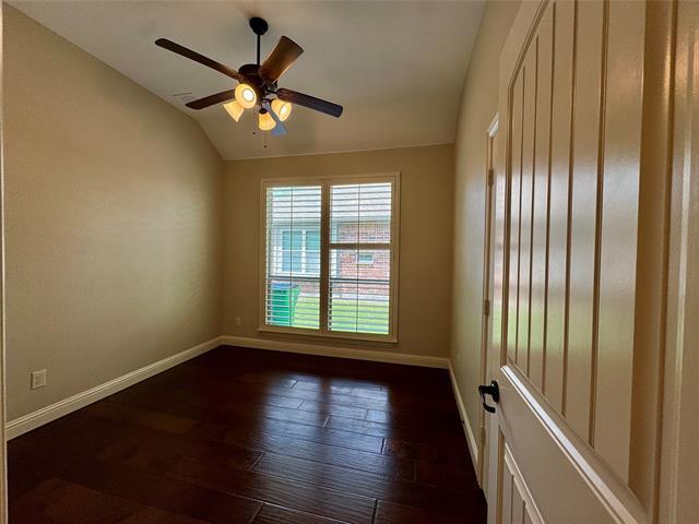 Building Photo - 1604 Medina Ln