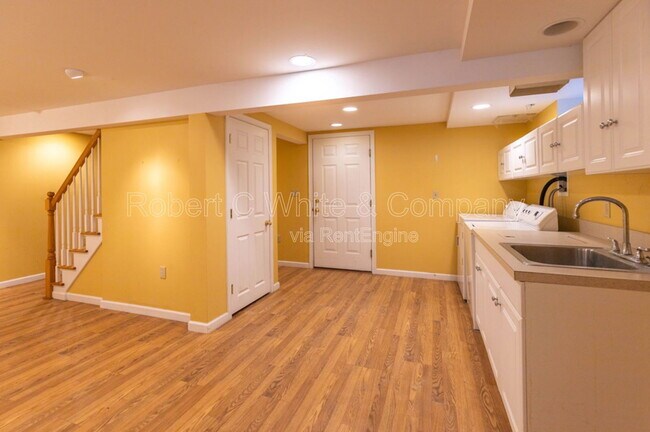 Building Photo - 57 Ellise Rd