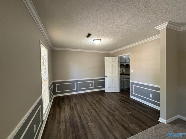 Building Photo - 2705 Willena Dr SE