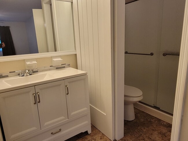 Building Photo - 6242 Ridgegate Cir