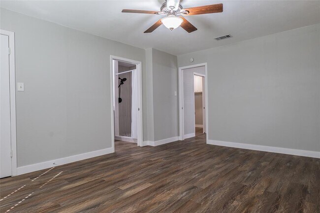 Building Photo - 9014 Slayton Dr