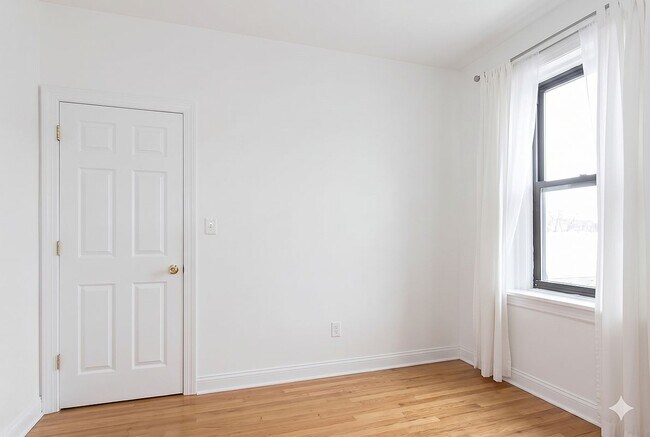 Building Photo - 62-64-64 Saunders St