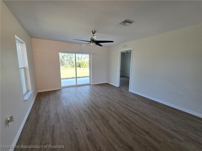 Building Photo - 7019 San Bruno Dr