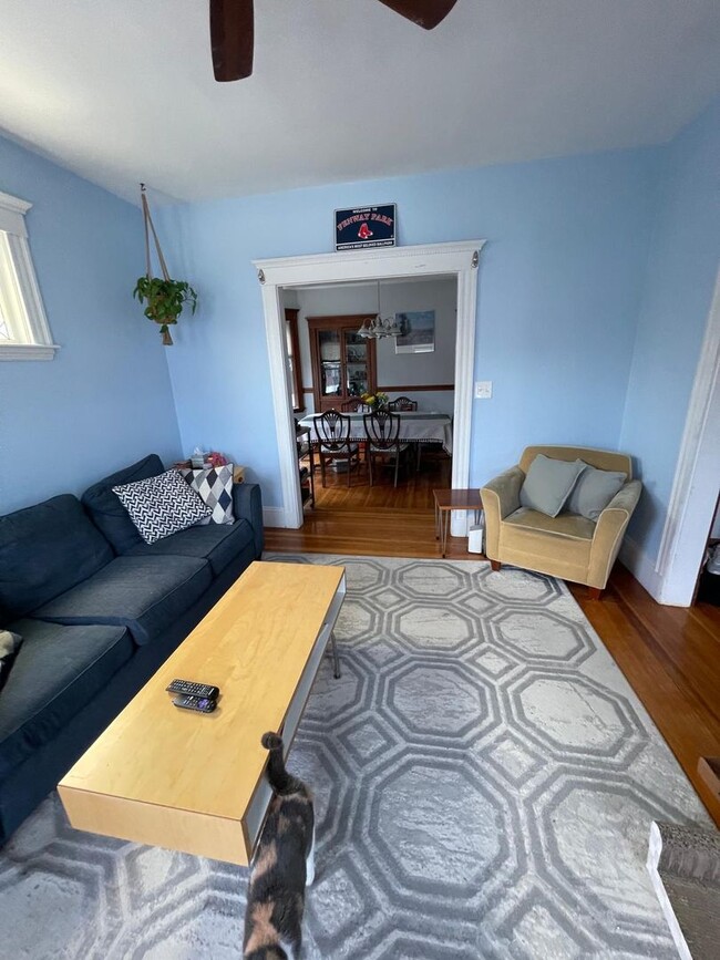 Building Photo - 17 Mapleton St