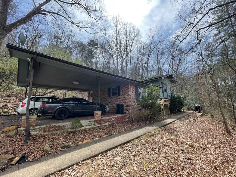 Covered and Uncovered Parking - 129 Reservoir Ridge Dr