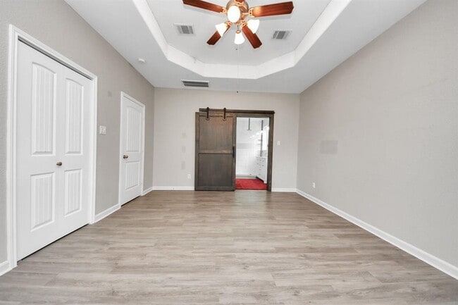 Building Photo - 2011 Halyard Dr
