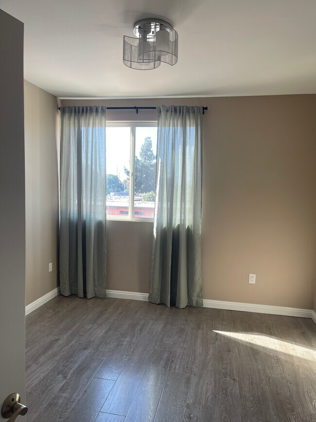 Building Photo - 13951 Sherman Way