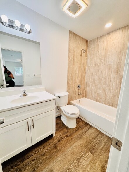 Masterbath - 8592 Atlas View Dr