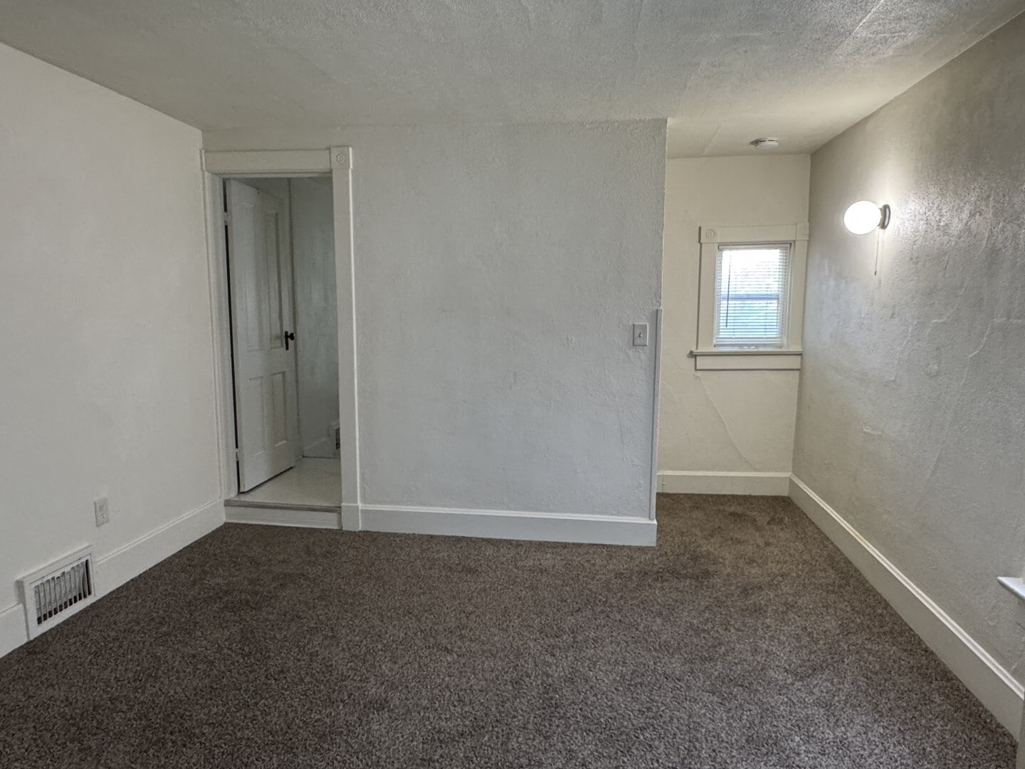 Building Photo - 2325 McKinley Ave