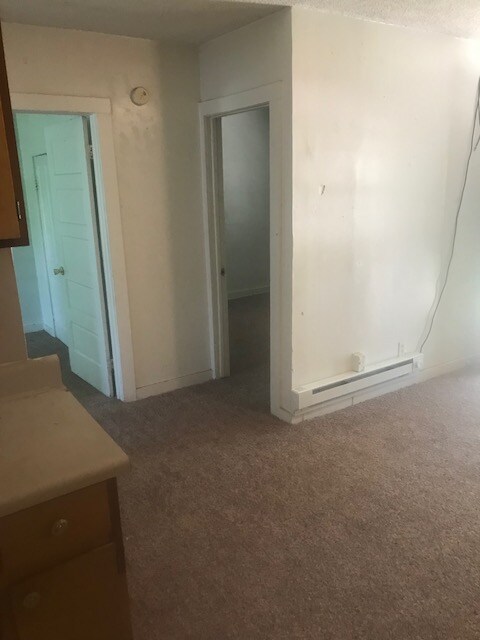 Building Photo - 103 S SADDLER St